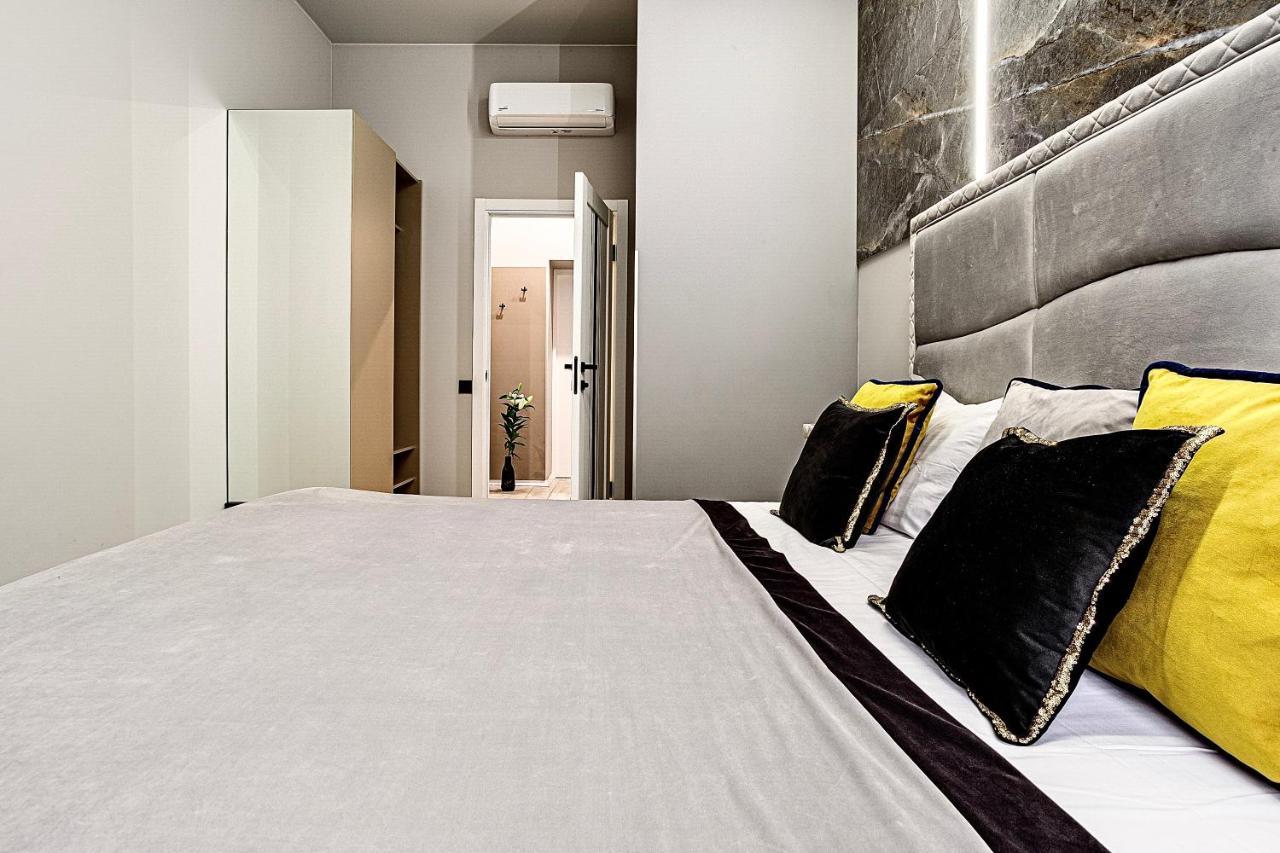 Family Residence Boutique Apartments Lviv Exterior photo